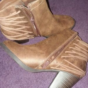 New candies  brown boots